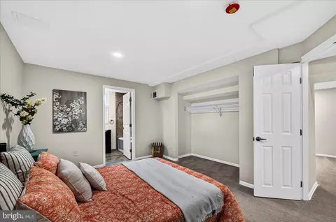 Bedroom - 11057 Bishopsgate Ct, Reston, VA 20194 photo 6 of 6
