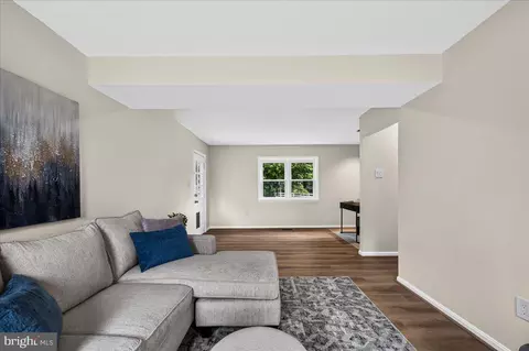 Living - 11057 Bishopsgate Ct, Reston, VA 20194 photo 4 of 4