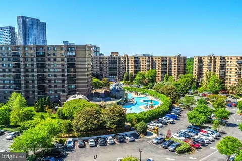 8380 Greensboro Dr #1017, Mclean, VA 22102