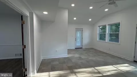 Entry Way - 5313 Nutting Dr, Springfield, VA 22151 photo 5 of 6