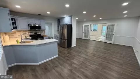 Entry Way - 5313 Nutting Dr, Springfield, VA 22151 photo 1 of 6