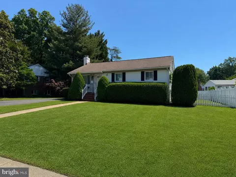 3223 Holly Hill Dr, Falls Church, VA 22042
