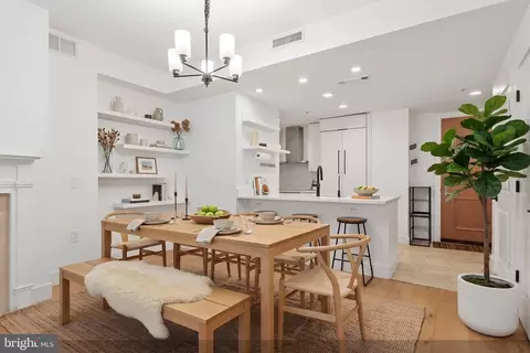 11990 Market St #704, Reston, VA 20190