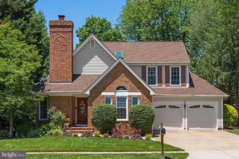 3203 Kinross Cir, Herndon, VA 20171