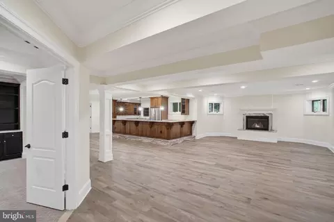 Living - 7112 Georgetown Pike, Mclean, VA 22101 photo 7 of 7