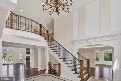 Entry Way - 7112 Georgetown Pike, Mclean, VA 22101 photo 4 of 7