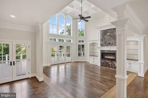 Living - 7112 Georgetown Pike, Mclean, VA 22101 photo 2 of 7