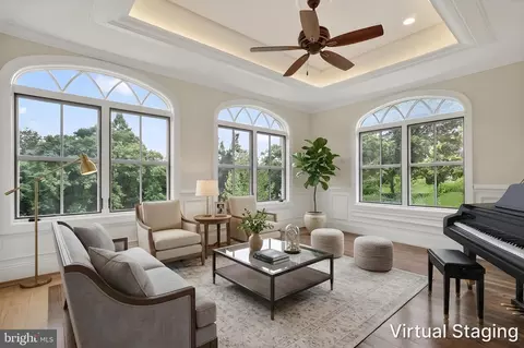 Living - 7112 Georgetown Pike, Mclean, VA 22101 photo 4 of 10