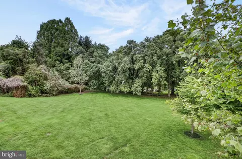 Exterior - 7112 Georgetown Pike, Mclean, VA 22101 photo 6 of 12