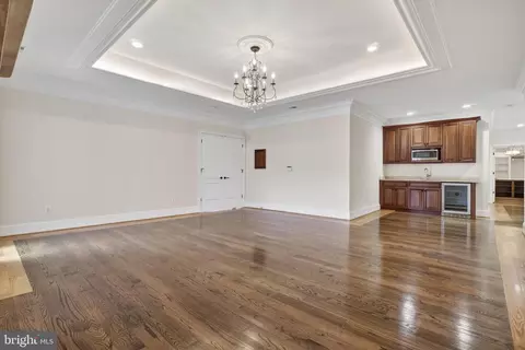 Living - 7112 Georgetown Pike, Mclean, VA 22101 photo 6 of 7