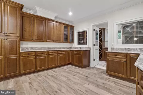 Entry Way - 7112 Georgetown Pike, Mclean, VA 22101 photo 6 of 7
