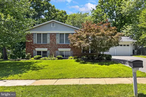 6908 Rochambeau Pl, Springfield, VA 22153