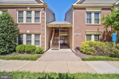 12002 Ridge Knoll Dr #709A, Fairfax, VA 22033