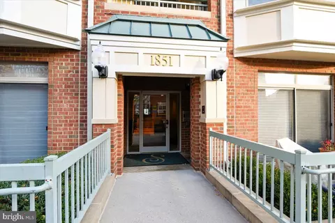 1851 Stratford Park Pl #107, Reston, VA 20190