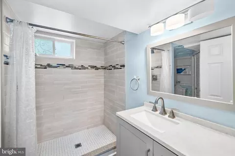 Bath - 7402 Dunston St, Springfield, VA 22151 photo 5 of 5