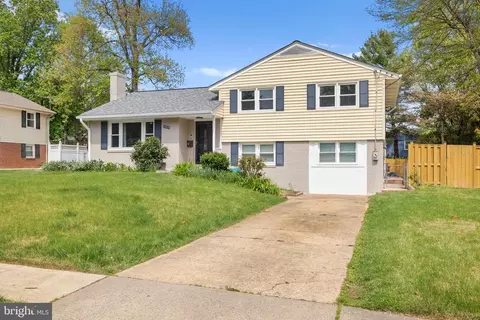 7402 Dunston St, Springfield, VA 22151