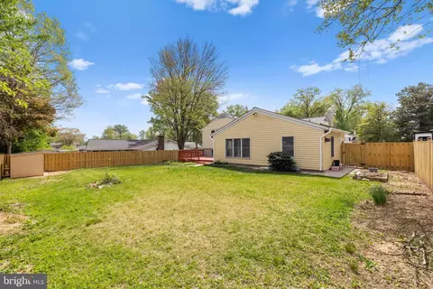 Exterior - 7402 Dunston St, Springfield, VA 22151 photo 7 of 7
