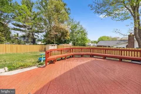 Exterior - 7402 Dunston St, Springfield, VA 22151 photo 4 of 7