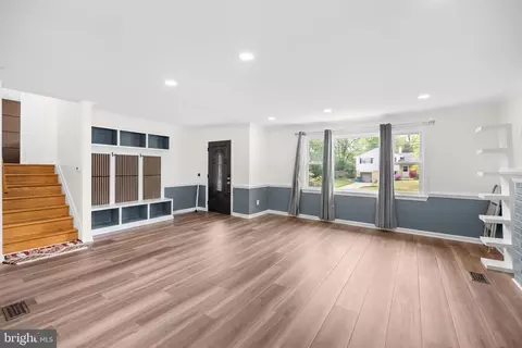 Living - 7402 Dunston St, Springfield, VA 22151 photo 3 of 6