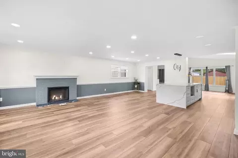 Living - 7402 Dunston St, Springfield, VA 22151 photo 1 of 6