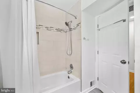Bath - 7402 Dunston St, Springfield, VA 22151 photo 4 of 5