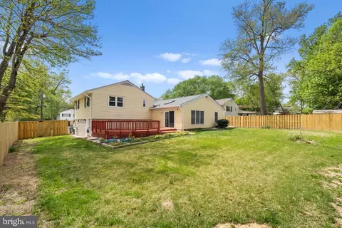 Exterior - 7402 Dunston St, Springfield, VA 22151 photo 6 of 7