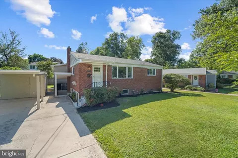 6915 Kingwood Dr, Falls Church, VA 22042