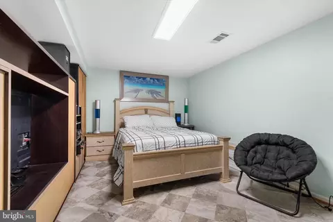 Bedroom - 8304 Harland Dr, Springfield, VA 22152 photo 8 of 9