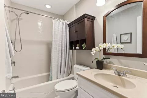 Bath - 7608 Cervantes Ct, Springfield, VA 22153 photo 4 of 5