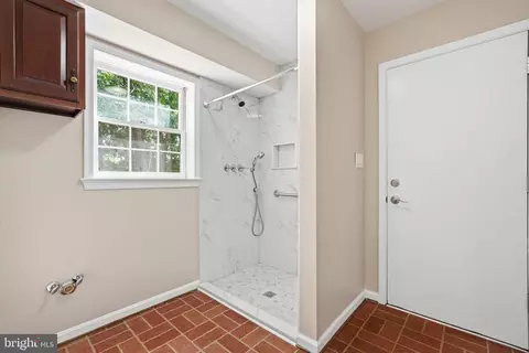 Other - 7619 Huntmaster Ln, Mclean, VA 22102 photo 4 of 9