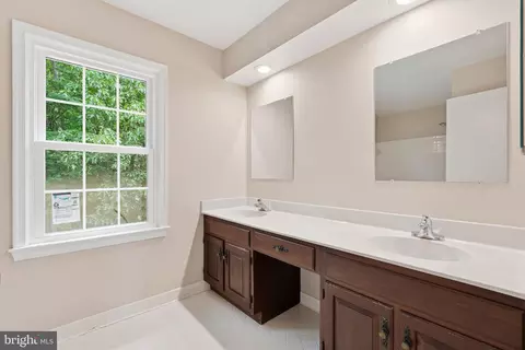 Bath - 7619 Huntmaster Ln, Mclean, VA 22102 photo 1 of 2