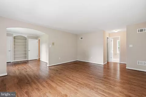 Living - 7619 Huntmaster Ln, Mclean, VA 22102 photo 7 of 8