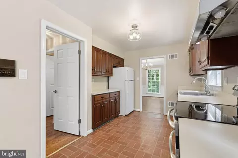 Kitchen - 7619 Huntmaster Ln, Mclean, VA 22102 photo 2 of 2