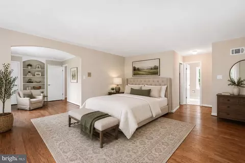 Bedroom - 7619 Huntmaster Ln, Mclean, VA 22102 photo 1 of 5