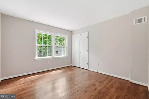 Bedroom - 7619 Huntmaster Ln, Mclean, VA 22102 photo 4 of 5