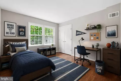 Bedroom - 7619 Huntmaster Ln, Mclean, VA 22102 photo 5 of 5