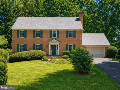 7619 Huntmaster Ln, Mclean, VA 22102