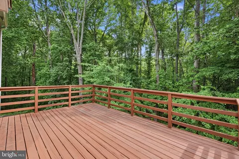 Exterior - 7619 Huntmaster Ln, Mclean, VA 22102 photo 2 of 3