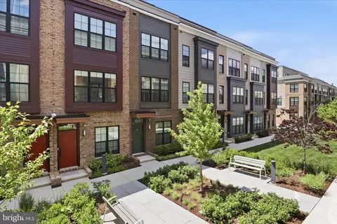 7331 Blade Dr, Falls Church, VA 22042