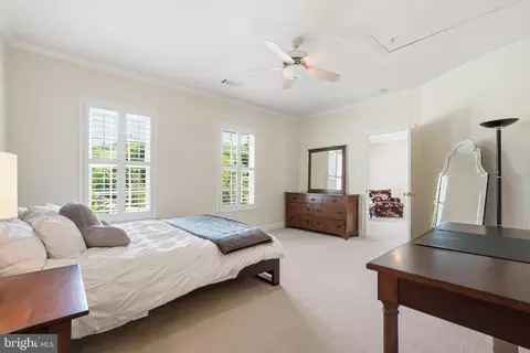 Bedroom - 7818 Crownhurst Ct, Mclean, VA 22102 photo 4 of 6