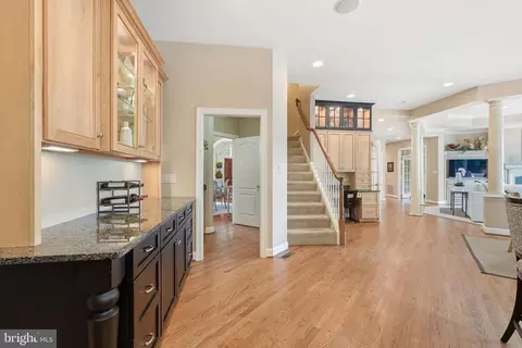 Entry Way - 7818 Crownhurst Ct, Mclean, VA 22102 photo 3 of 4