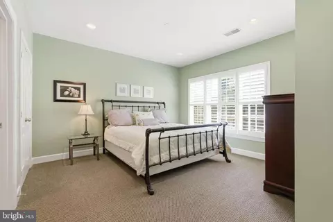 Bedroom - 7818 Crownhurst Ct, Mclean, VA 22102 photo 6 of 6
