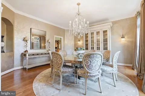 Dining - 7818 Crownhurst Ct, Mclean, VA 22102 photo 2 of 3