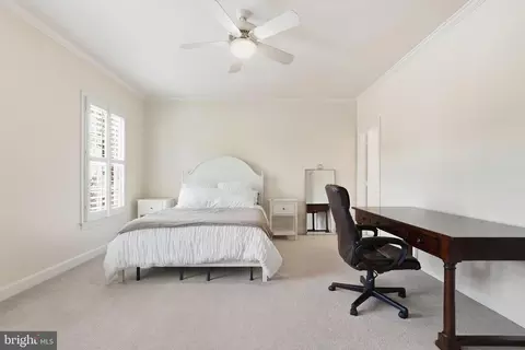 Bedroom - 7818 Crownhurst Ct, Mclean, VA 22102 photo 5 of 6