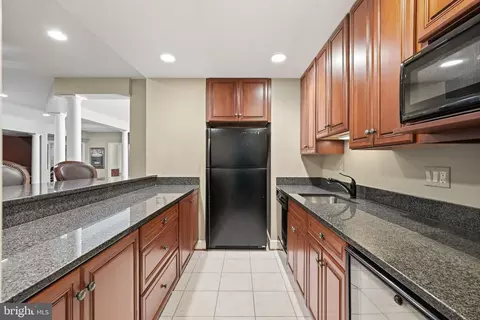 Kitchen - 7818 Crownhurst Ct, Mclean, VA 22102 photo 3 of 3