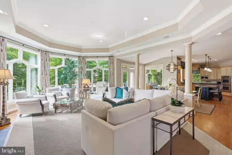 Living - 7818 Crownhurst Ct, Mclean, VA 22102 photo 3 of 4
