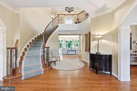 Entry Way - 7818 Crownhurst Ct, Mclean, VA 22102 photo 1 of 4