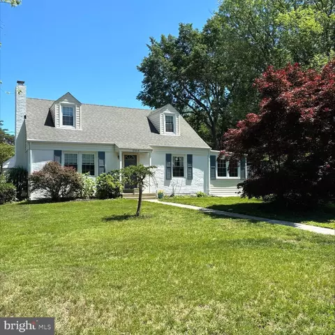 2504 Stone Hedge Dr, Alexandria, VA 22306