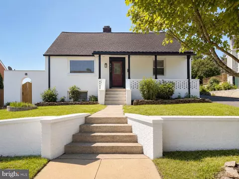 6813 Chestnut Ave, Falls Church, VA 22042