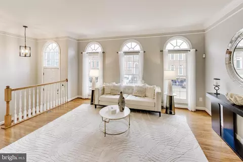 8026 Kidwell Town Ct, Vienna, VA 22182
